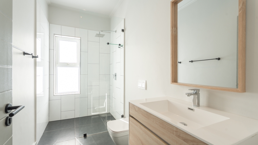 To Let 4 Bedroom Property for Rent in Val De Vie Estate Western Cape